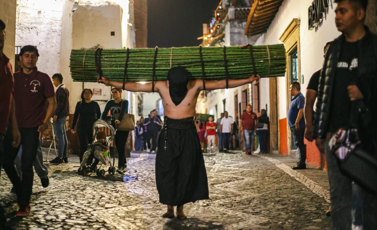 Turistas disfrutan de Acapulco, Ixtapa, Zihua y Taxco en Semana Santa mayor