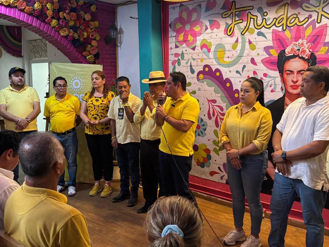 “El PRD vive, el PRD se siente”, afirma Evodio Velázquez en gira por la Costa Grande