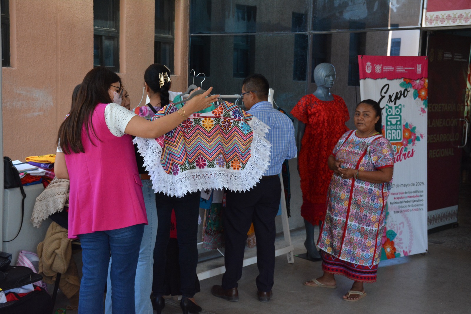 Se realiza la Expo Día de la Madres Recinto del Poder Ejecutivo