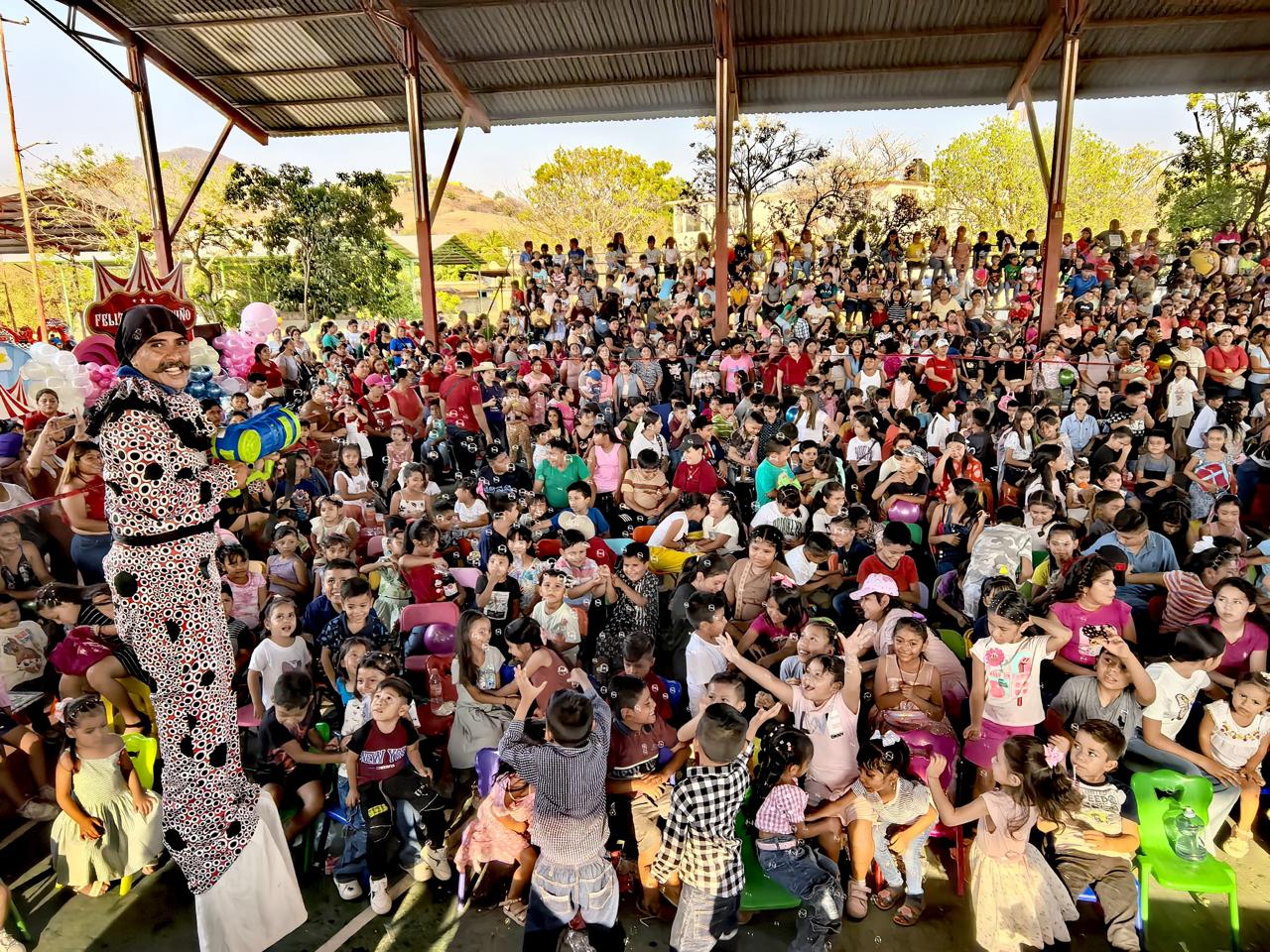 Culmina el 4º Festival Regional Cultural de la Niña y el Niño Calentano organizado por el gobierno del estado