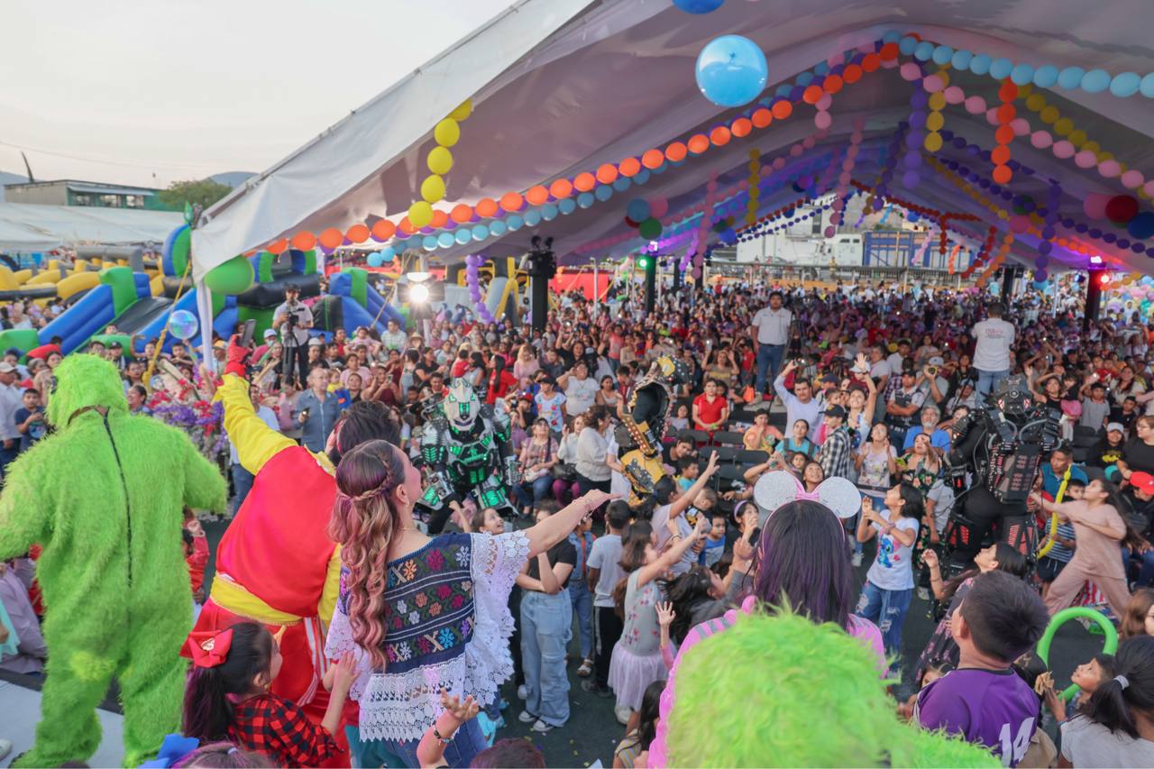 La gobernadora Evelyn Salgado celebra con un festival musical y regalos a niñas y niños de Chilpancingo