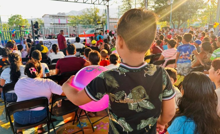 Donde hay un niño feliz, existe un pueblo con esperanza: Abelina López Rodríguez