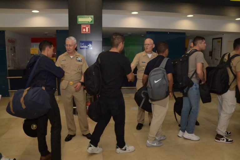 Tripulación del Buque Escuela Velero Cuauhtémoc - I