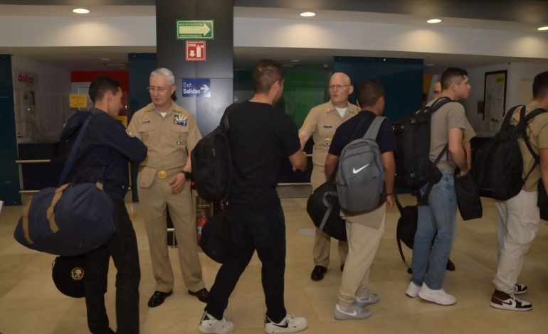 Arriban 172 cadetes y tripulantes del Buque Escuela Velero Cuauhtémoc a Veracruz, tras el percance en Nueva York
