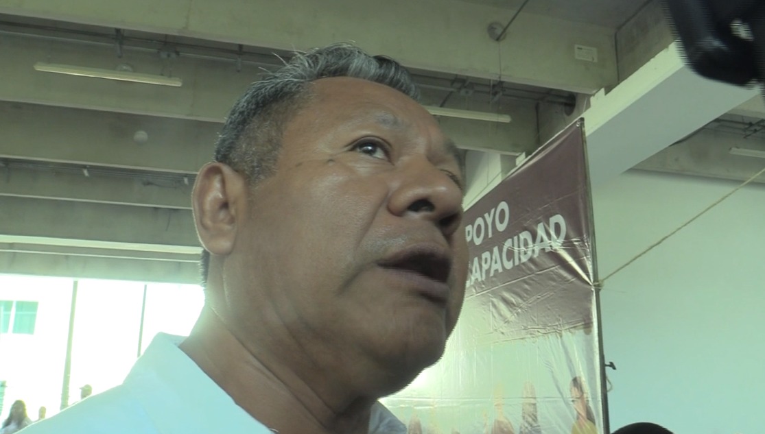 Respalda Genaro Vázquez Flores a la presidenta Abelina López Rodríguez
