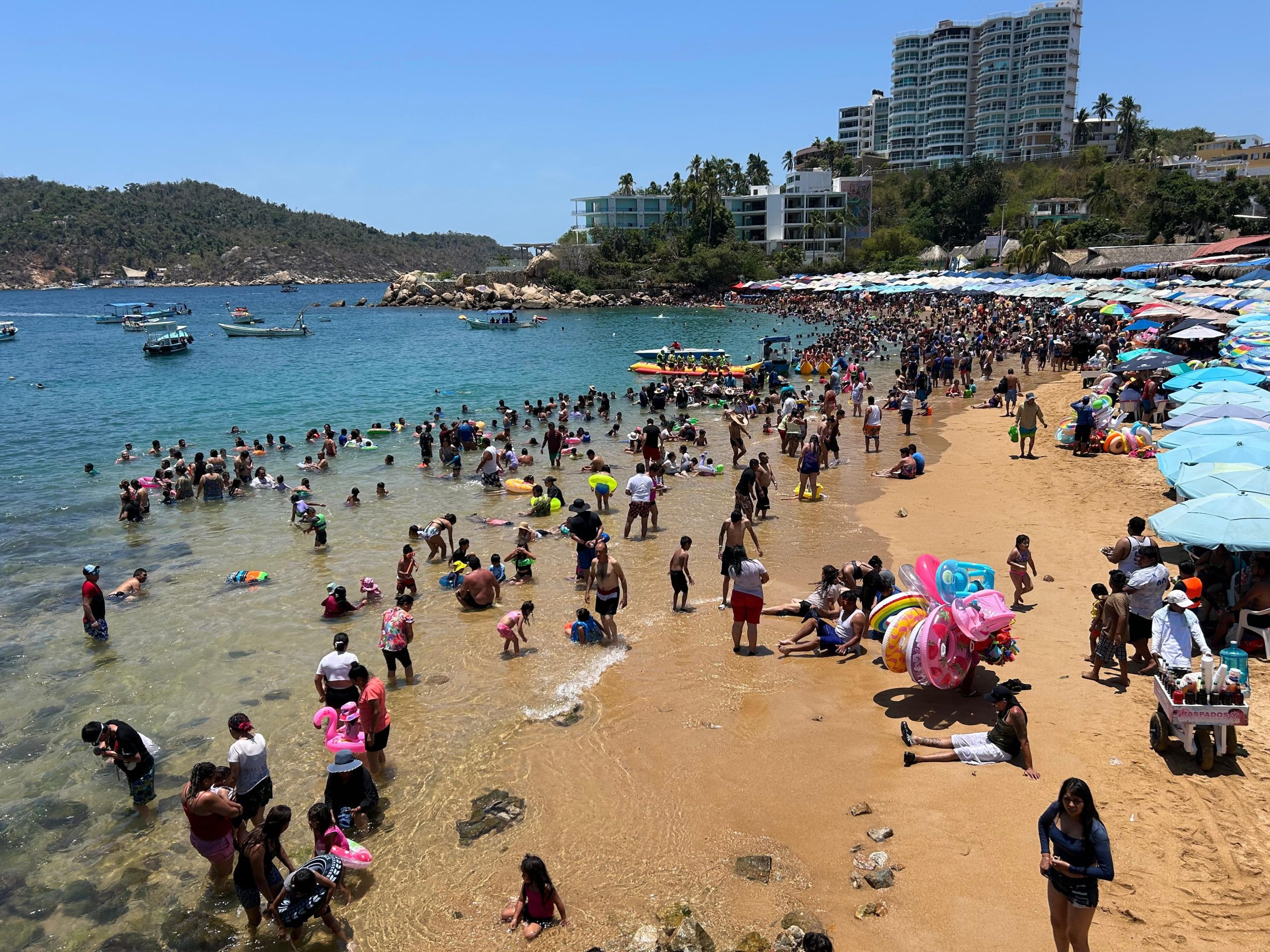 Reconoce COPRISEG a Abelina López Rodríguez por playas limpias