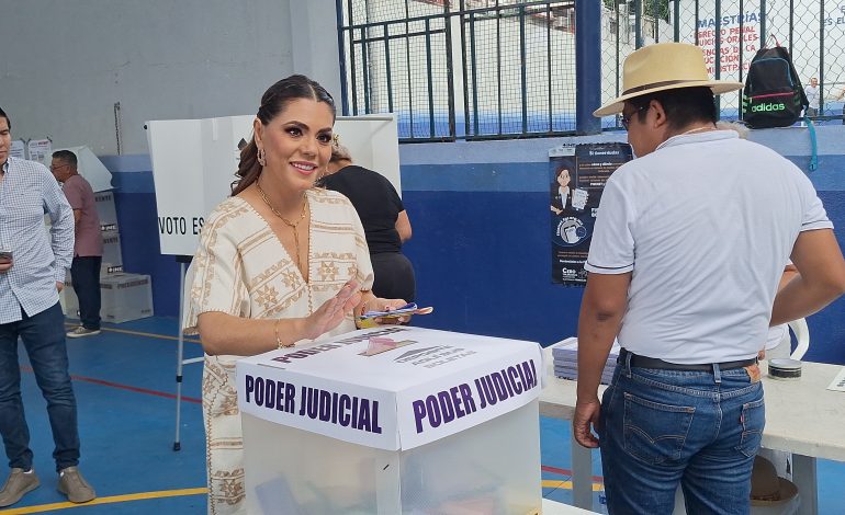 Con retrasos y sin incidencias abren casillas en Guerrero: Evelyn Salgado