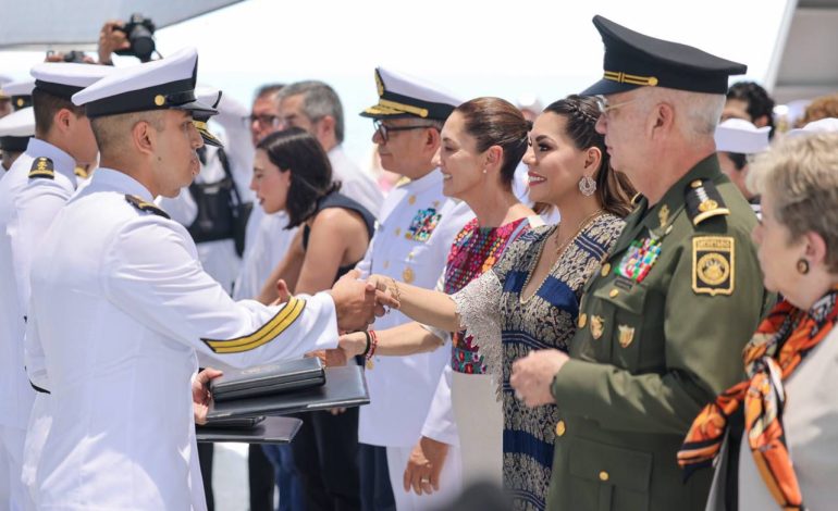 La gobernadora Evelyn Salgado y la presidenta Claudia Sheinbaum conmemoran el Día de la Marina Nacional en Acapulco