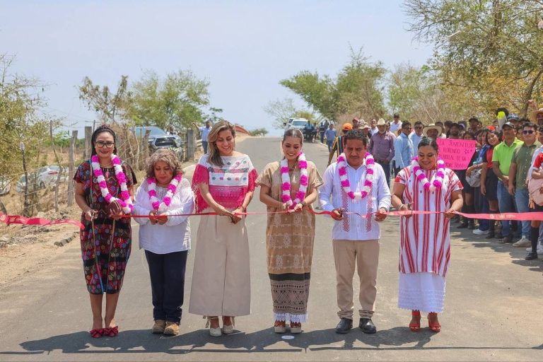 evelyn salgado - pico del monte