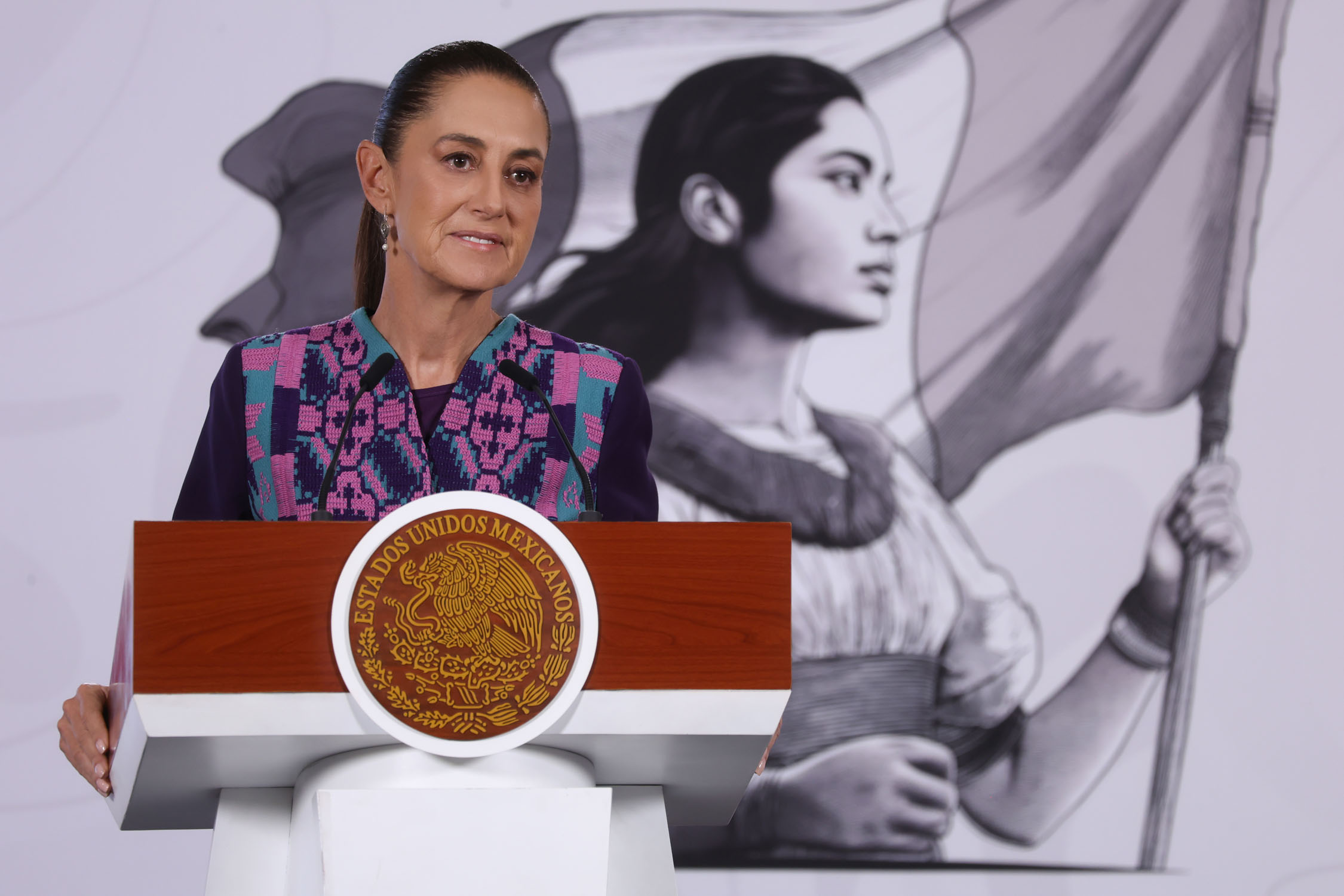 2026-07-16_Conferencia_de_prensa_matutina_-_Palacio_Nacional_-JCB-13